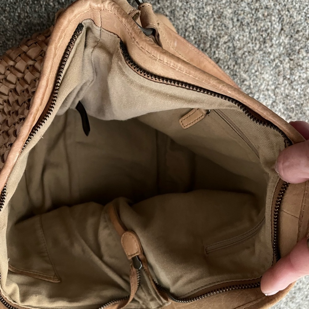 Tan woven leather handbag - Picture 4 of 10